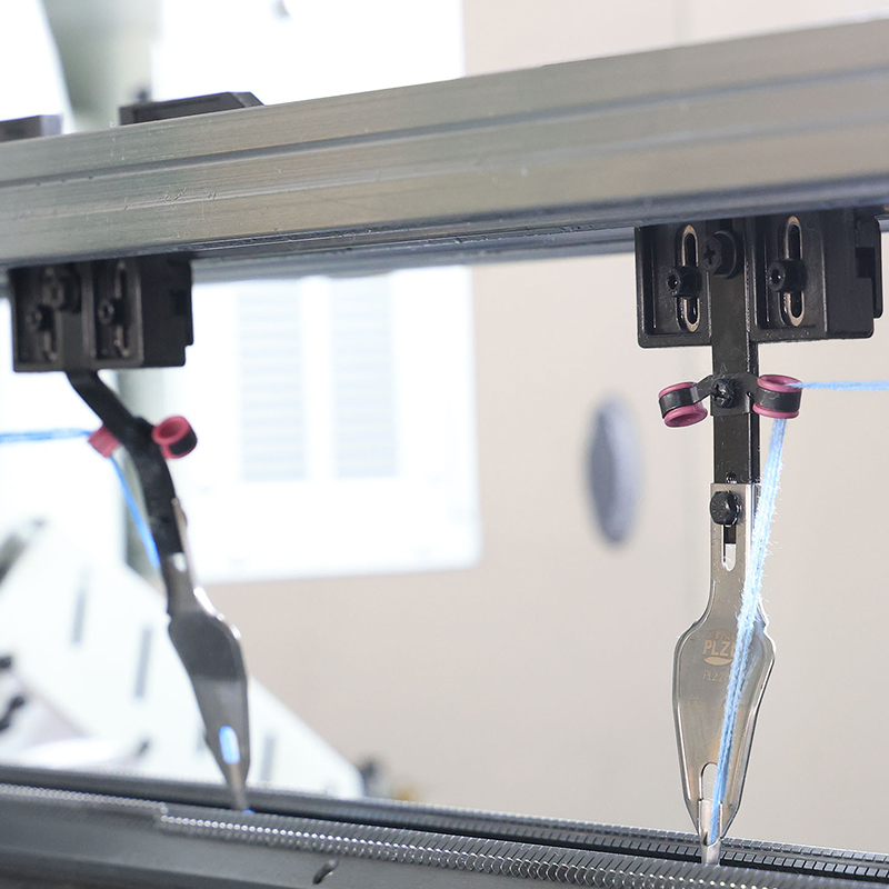 GS-SN352 52-Inch Three System Full-Function Economical Sweater Knitting Machine
